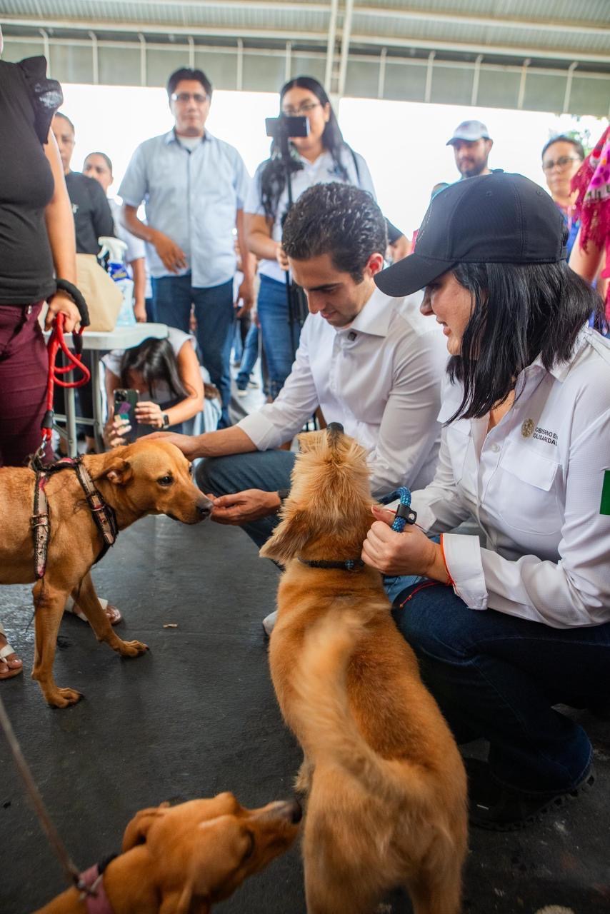 Estefanía Mercado y Eugenio Segura encabezan jornada de bienestar animal en Playa del Carmen