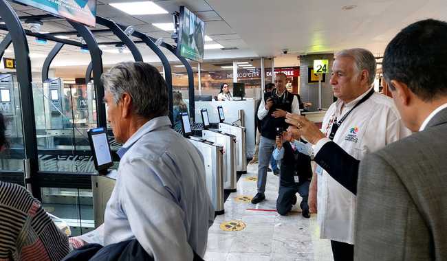 Turistas internacionales vía aérea a México agilizan su ingreso con el uso de modernas tecnologías