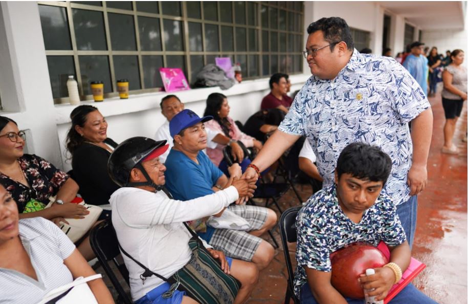 José Luis Chacón supervisa atención ciudadana en módulo de licencias