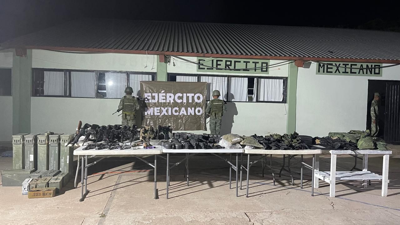 Se detuvo a ocho personas con armamento y posible droga en Sinaloa