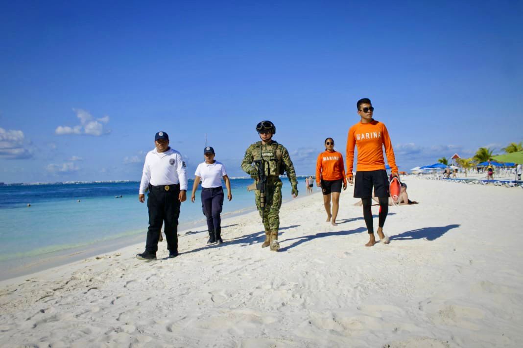 Refuerzan vigilancia en playas y sitios turísticos de Isla Mujeres en esta temporada decembrina