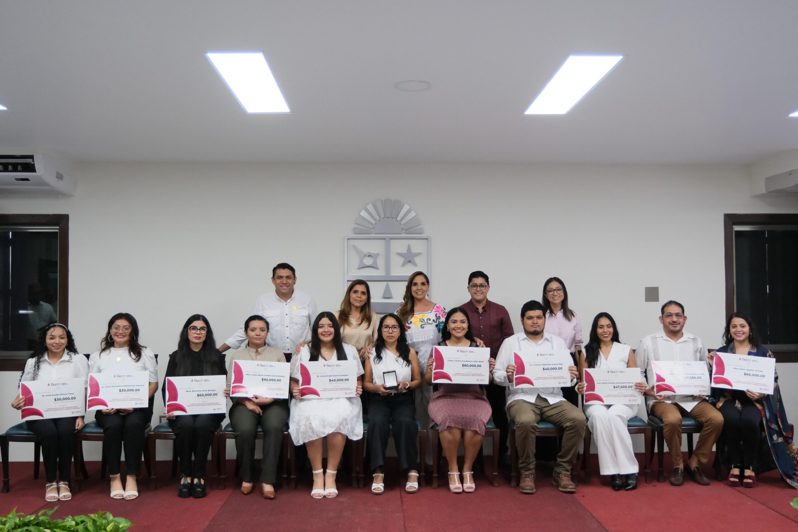 Mara Lezama entrega a 11 mujeres y 7 hombres el Premio Estatal de Humanidades, Ciencias, Tecnología e Innovación 2024