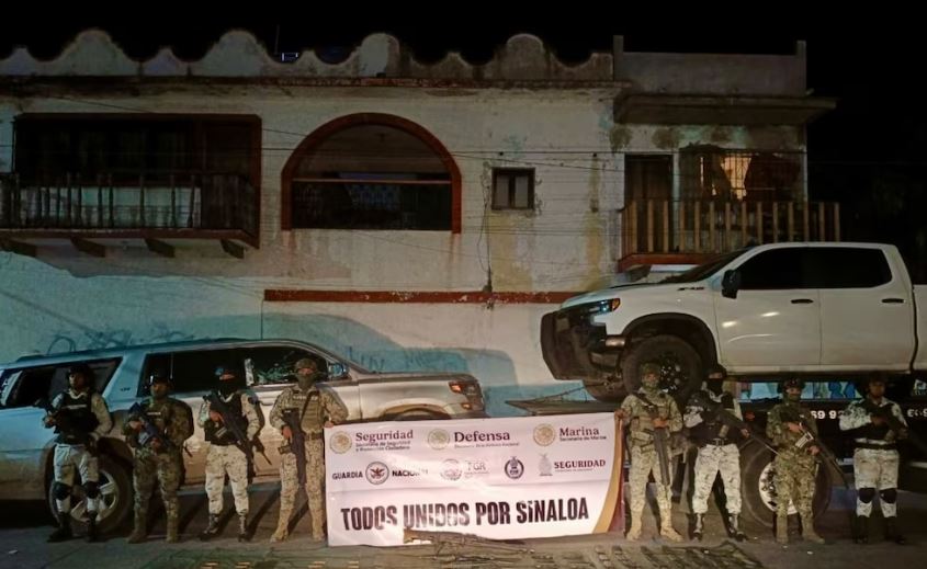 Aseguran 20 vehículos y detienen a tres personas tras ataque contra militares en Mazatlán, Sinaloa