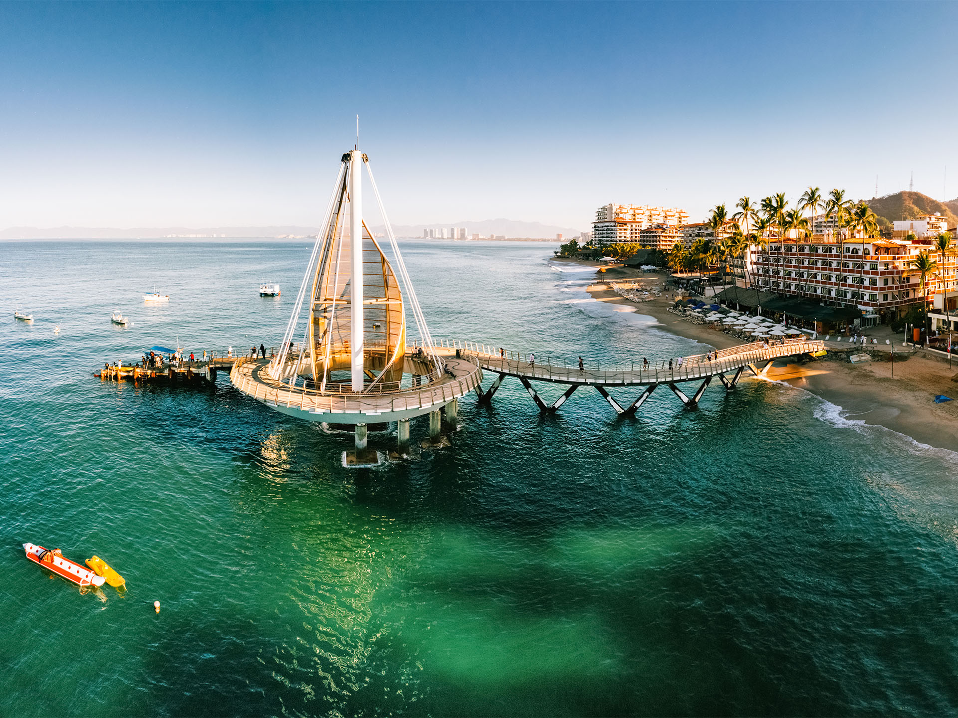 Puerto Vallarta cobrará un nuevo impuesto a turistas extranjeros