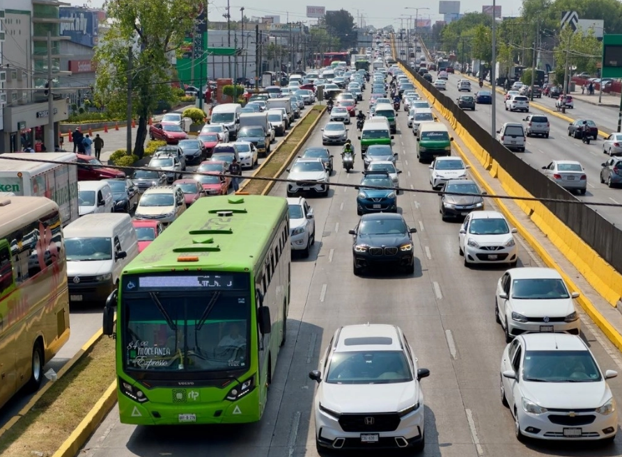 Acuerdan Segob y transportistas desactivar protestas tras diálogo