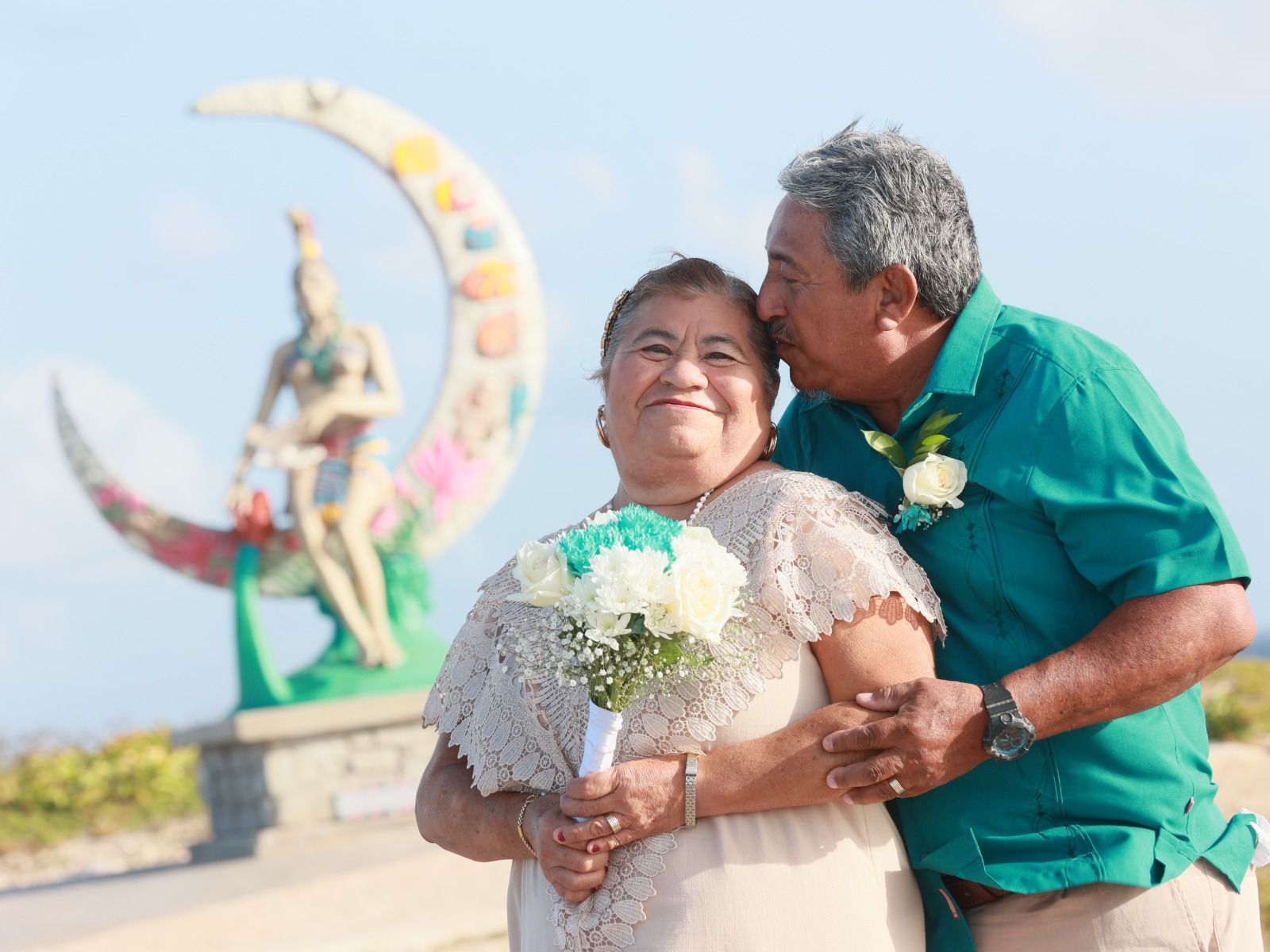 Gobierno de Isla Mujeres invita a las parejas a inscribirse en el programa de Bodas Colectivas