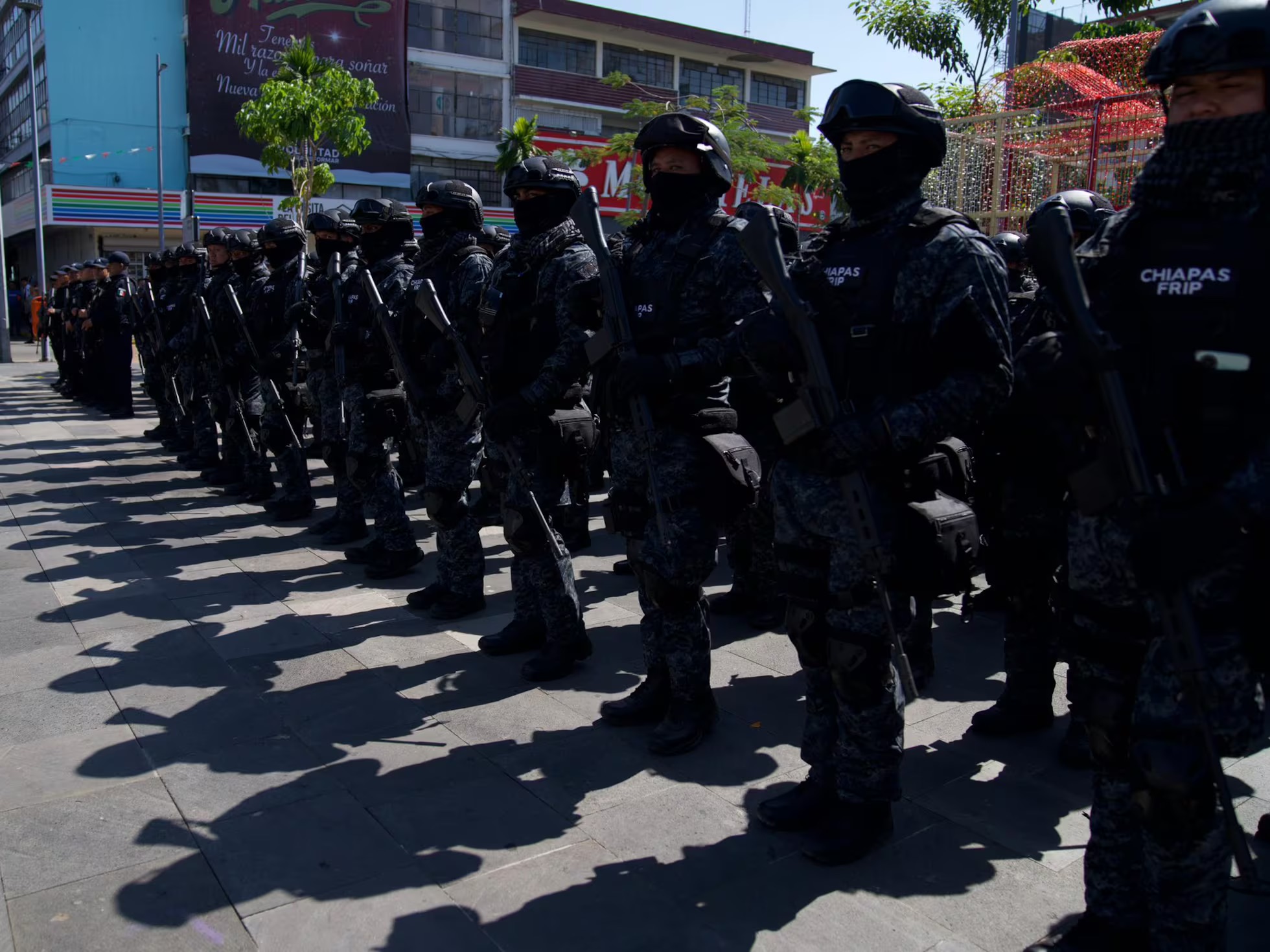 Detienen a 98 policías falsos en Chiapas