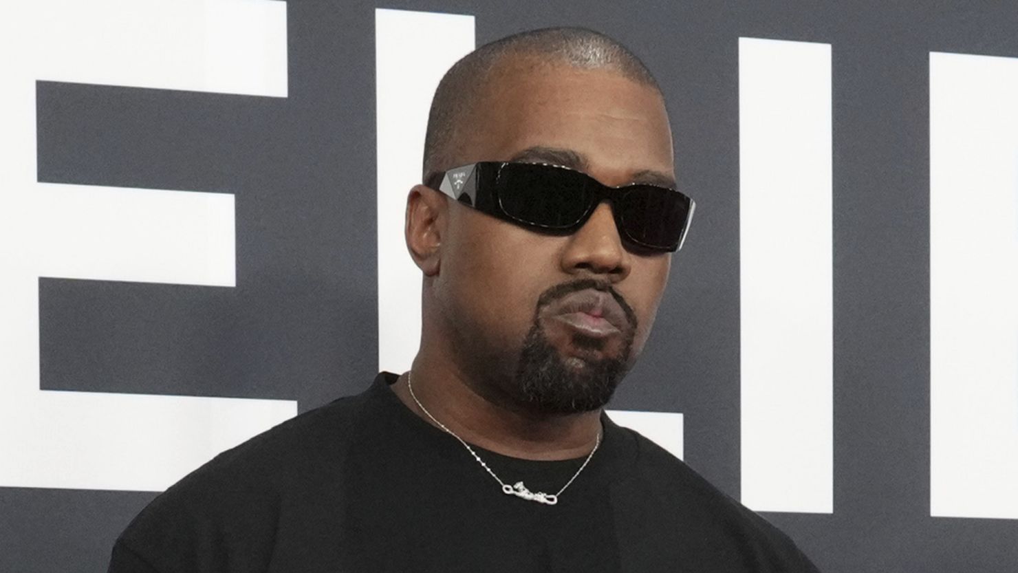 Kanye West vuelve a explotar las redes