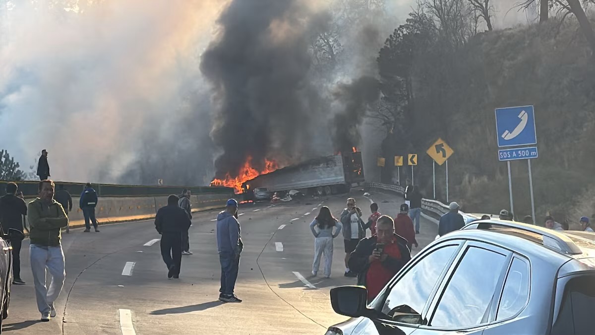 Accidente México-Puebla: las imágenes que dejó la explosión de una pipa de gas donde murieron seis personas