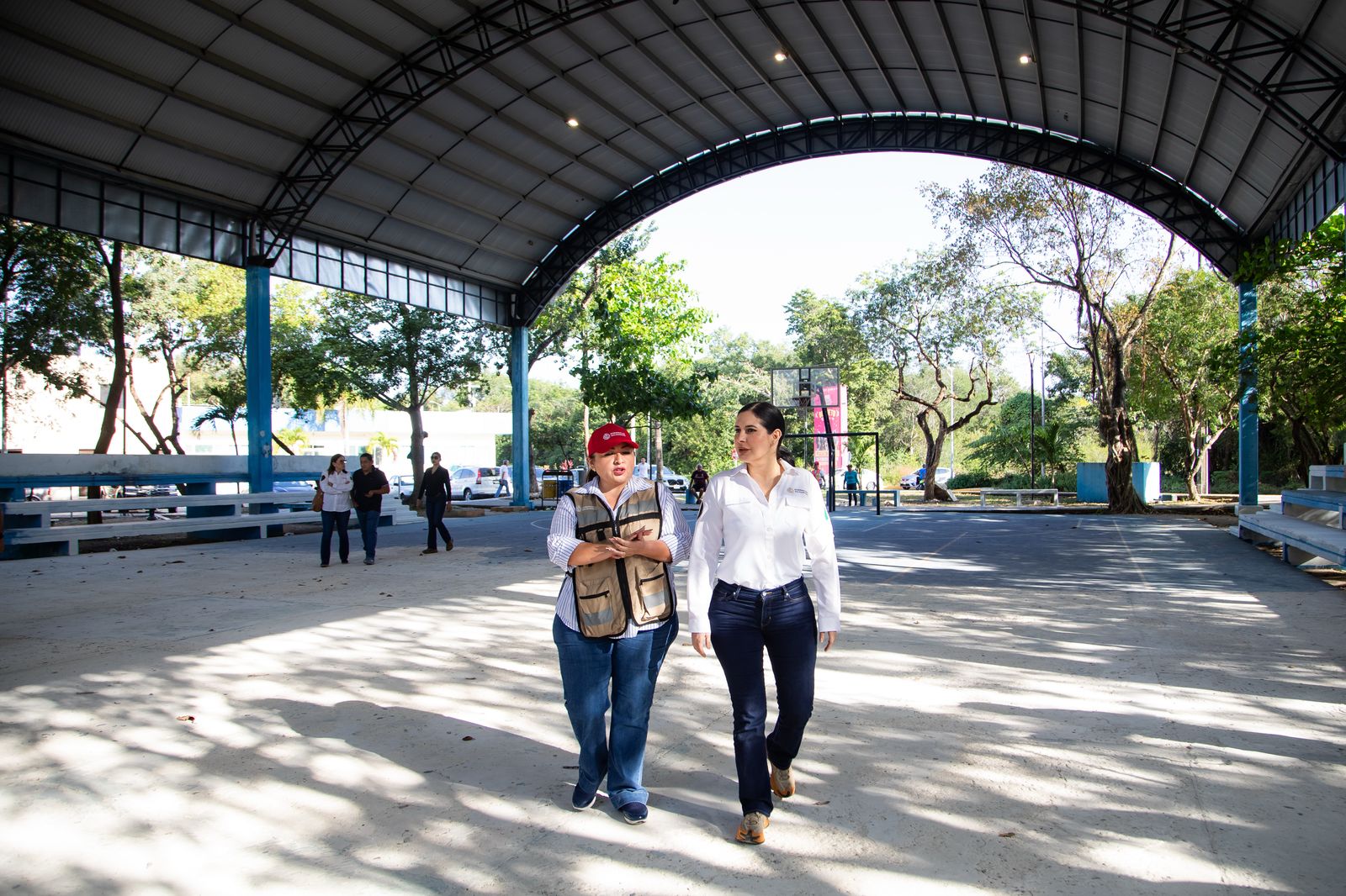 Cumple Estefanía Mercado con habitantes de El Pedregal; remodelan parque de la avenida 90 Norte