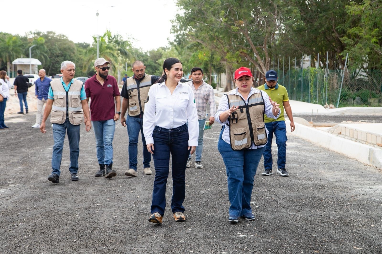 Con la pavimentación de la avenida Mayapan, Estefanía Mercado cumple a los habitantes de Tumben Chilam