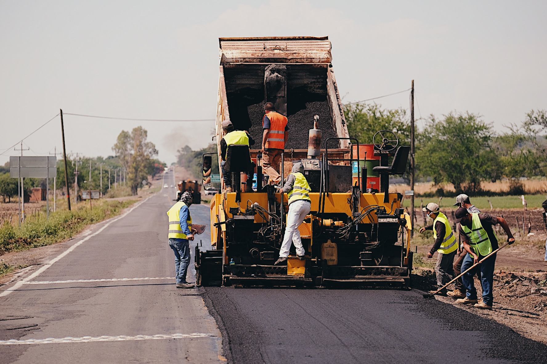 Ampliarán programa estatal de reconstrucción y mantenimiento de carreteras