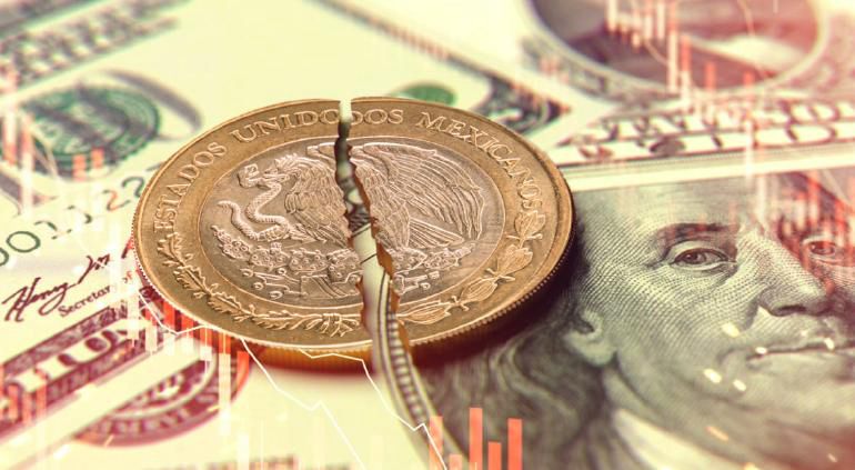 El peso mexicano cede frente al dólar este viernes