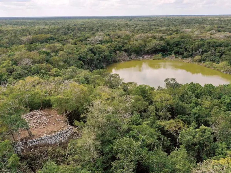 Exploran secretos de X’baatun; sitio arqueológico en Yucatán 