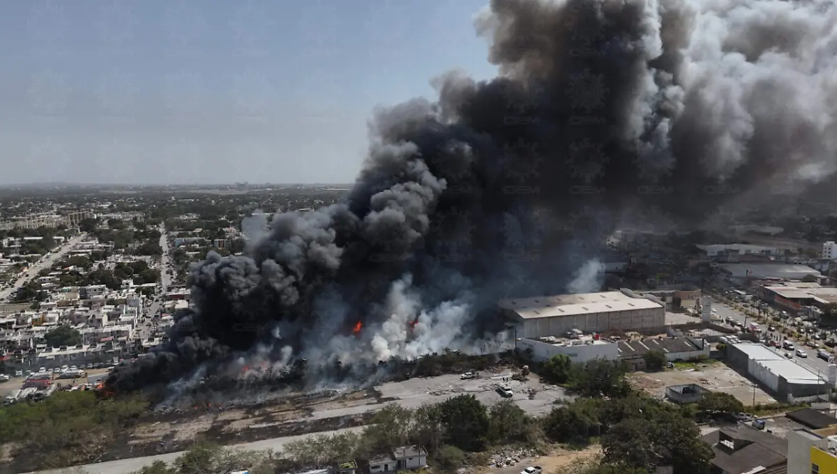 Incendio en Tampico obliga evacuación de fraccionamiento