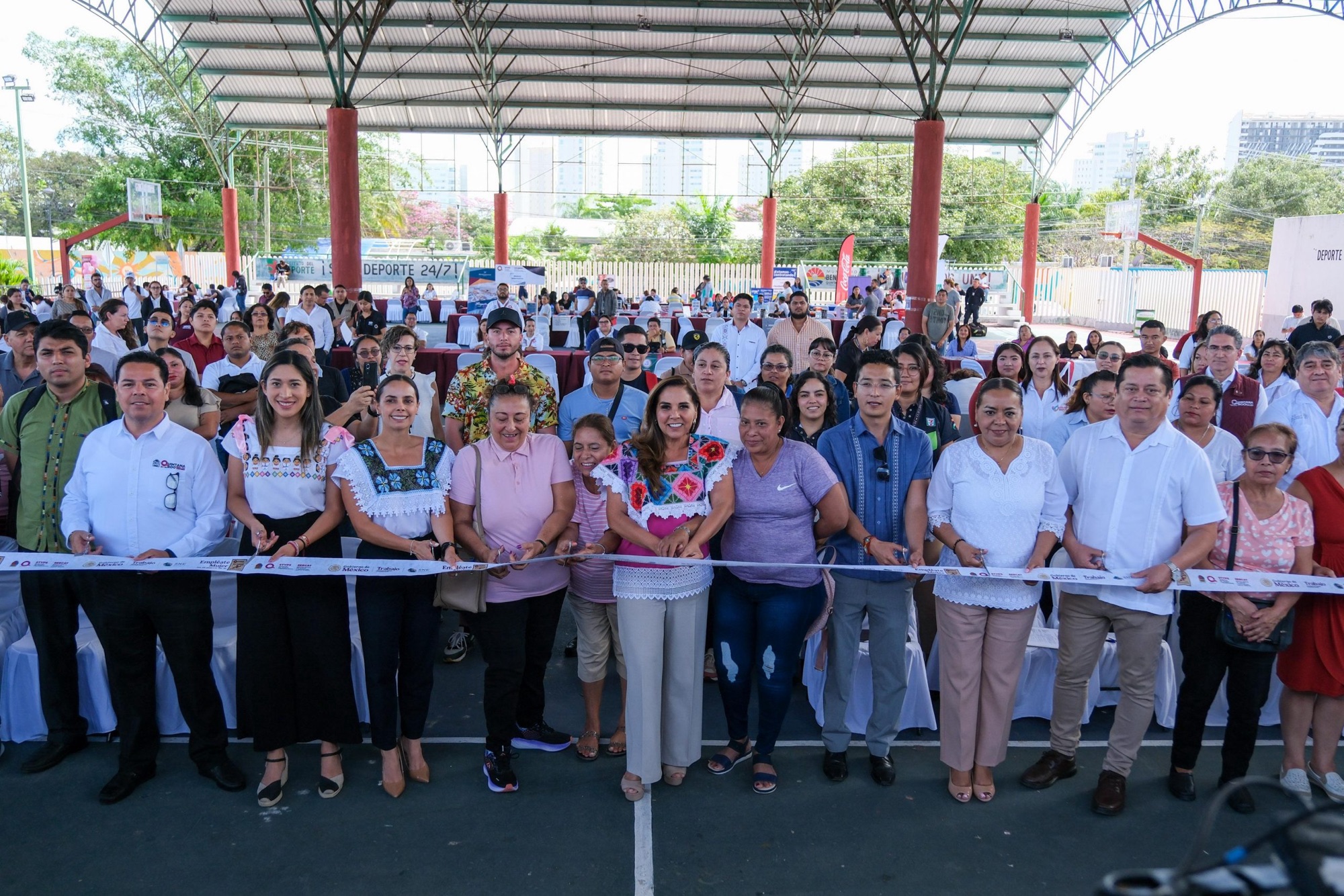 Para que más mujeres extiendan sus alas, con empleos mejor pagados, Mara Lezama inaugura la Feria de Empleo “Empléate Mujer” en Cancún