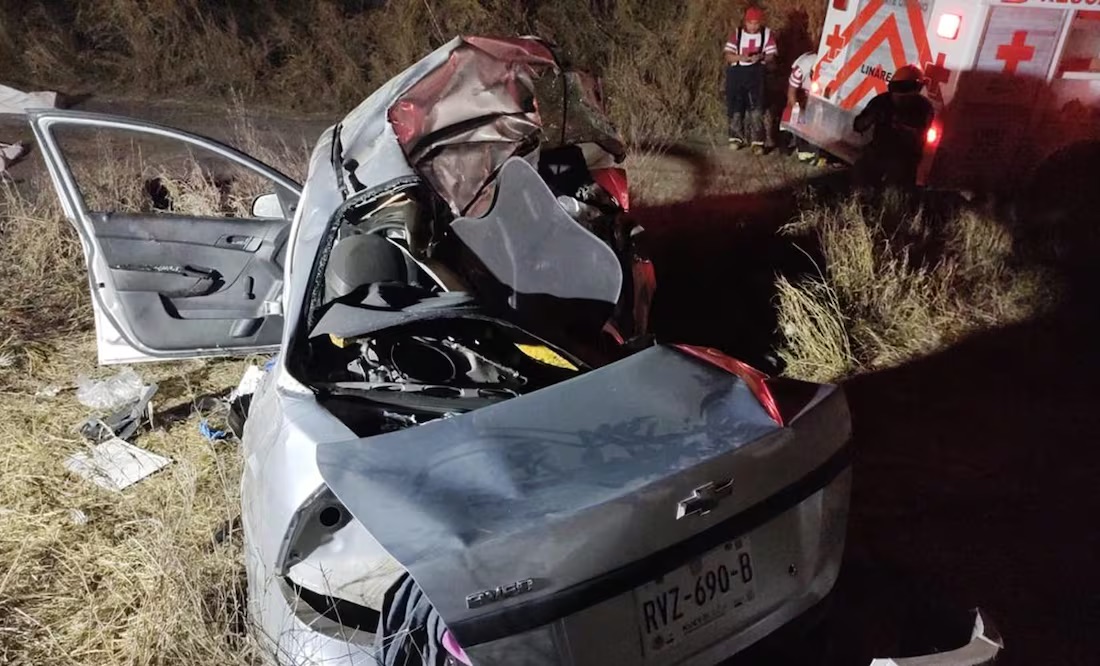 Fallecen 5 normalistas en accidente automovilístico en Nuevo León 