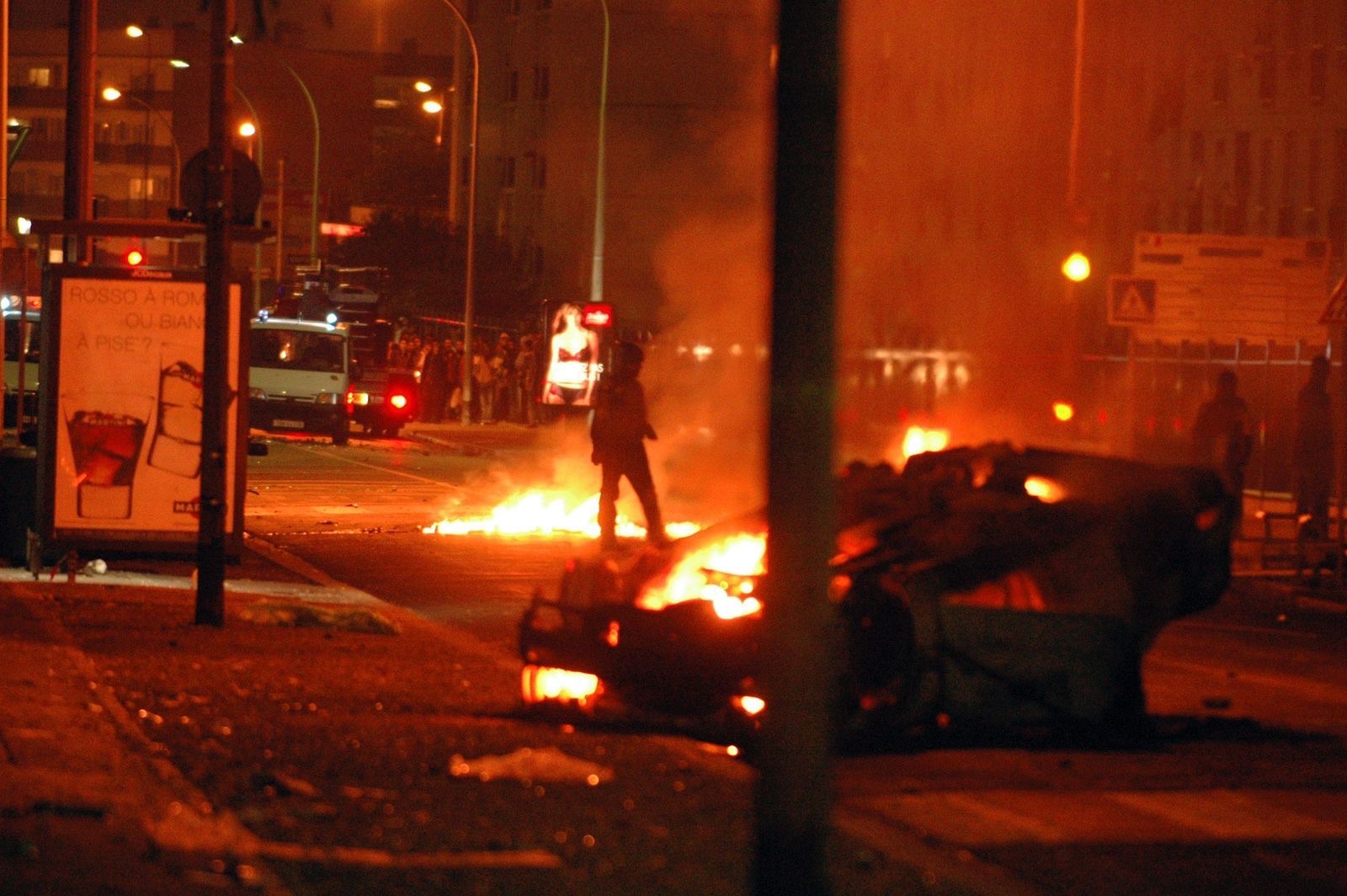 Caos en París: Celebraciones del PSG por la Champions terminan en violencia y desorden