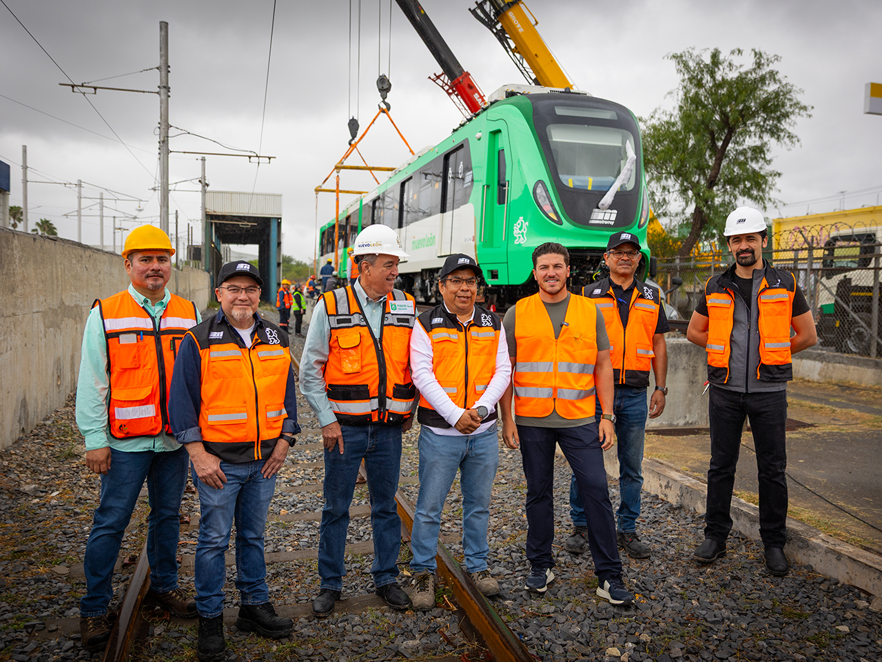 Recibe Gobernador nuevos trenes para Línea 1 del Metro