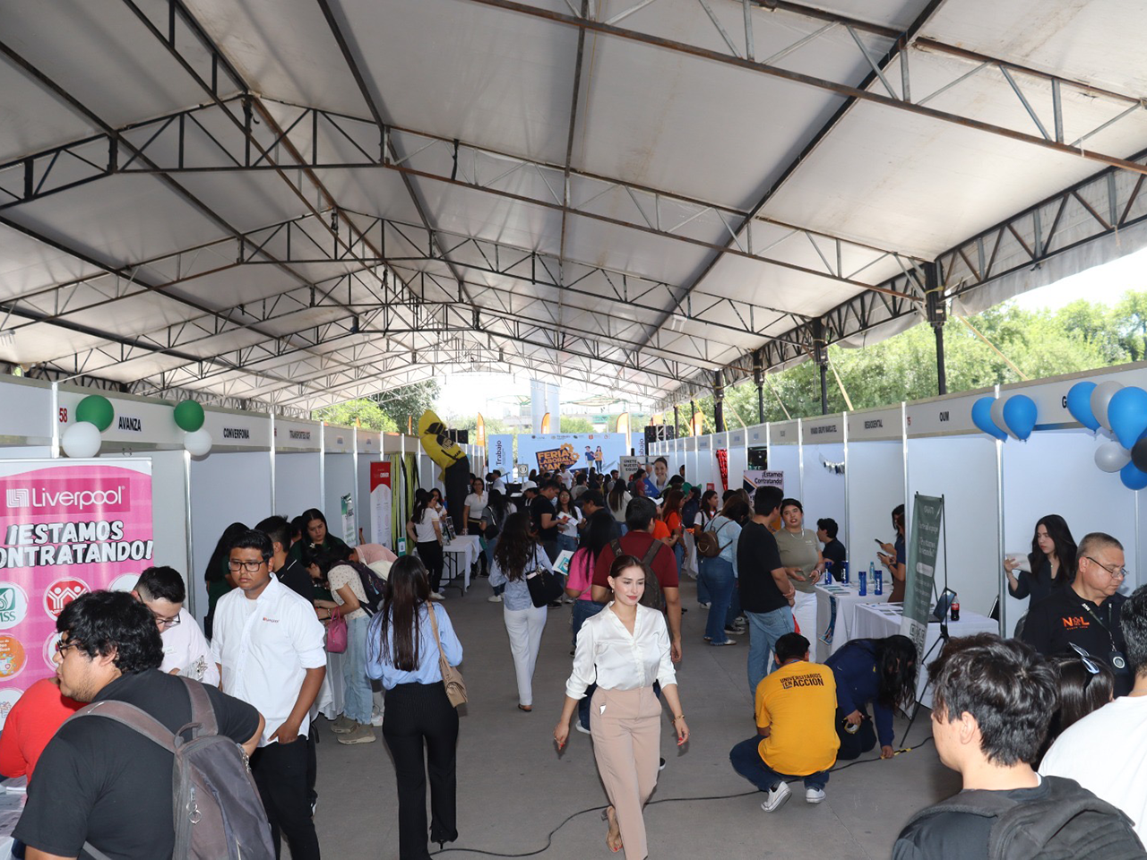 Impulsan el futuro laboral de los jóvenes en la Feria UANL 2025
