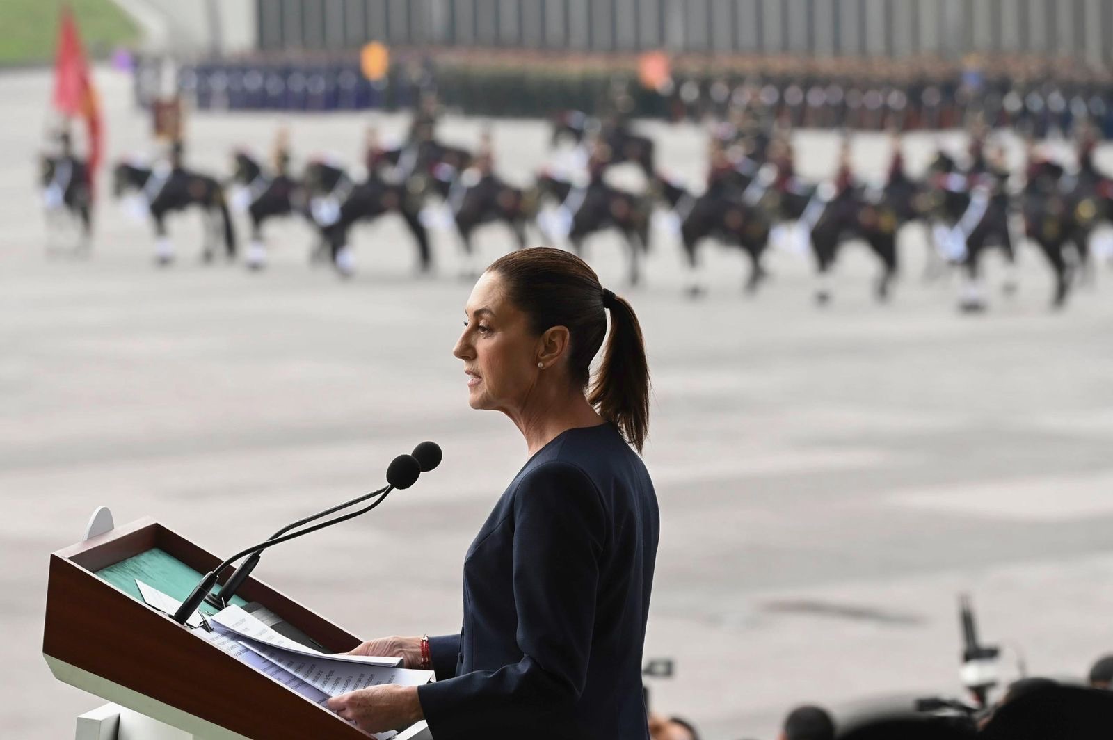 Claudia Sheinbaum rinde homenaje a las Fuerzas Armadas en el 105 aniversario de la Columna de la Legalidad