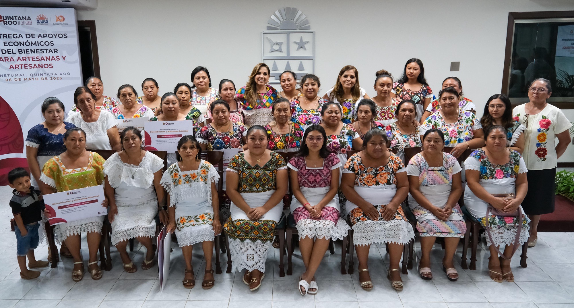 Fortalece Mara Lezama el desarrollo artesanal en Quintana Roo con más de 1.5 millones de pesos