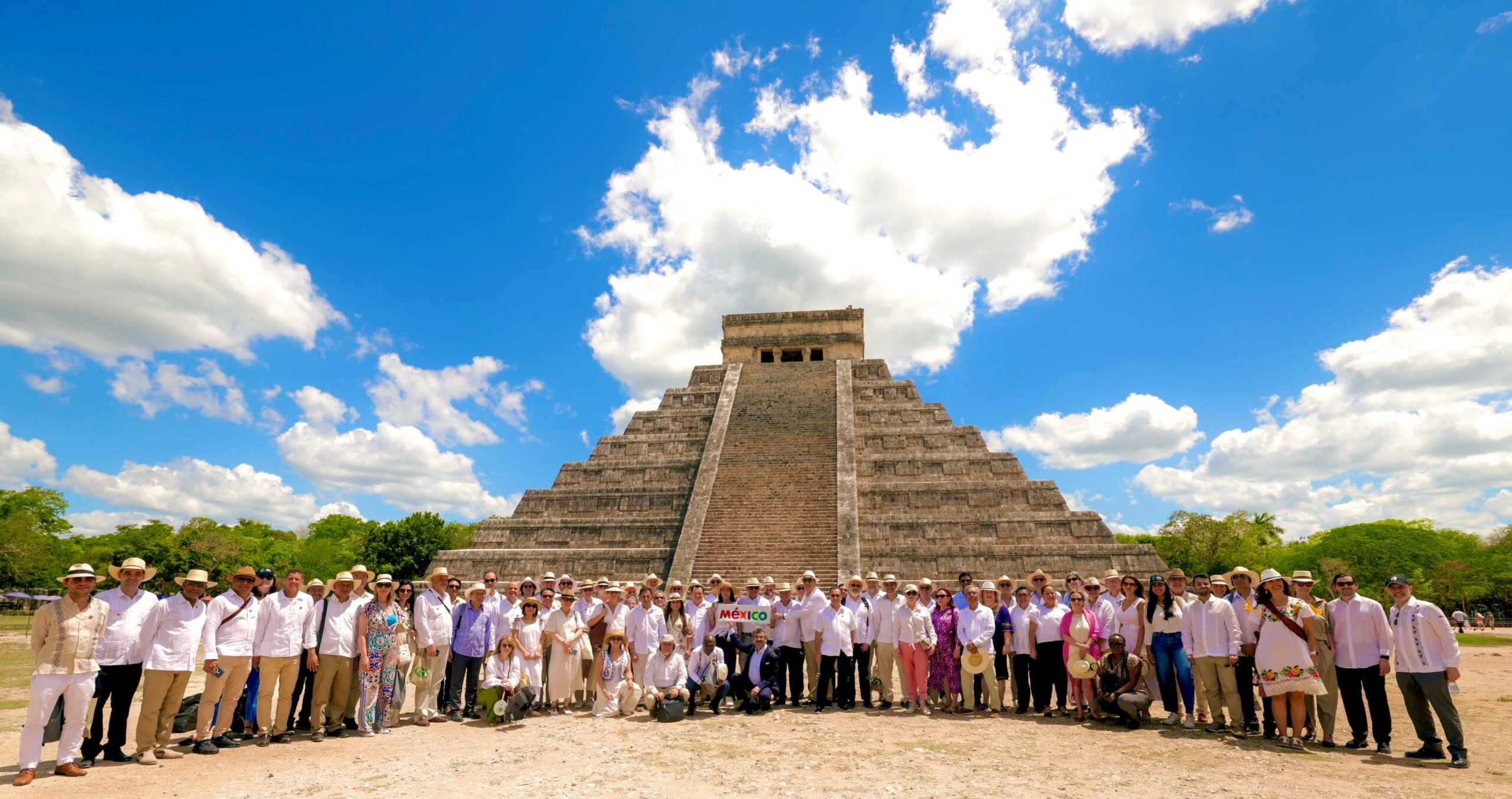 Recorren ruta del Tren Maya con más de 60 embajadoras y embajadores