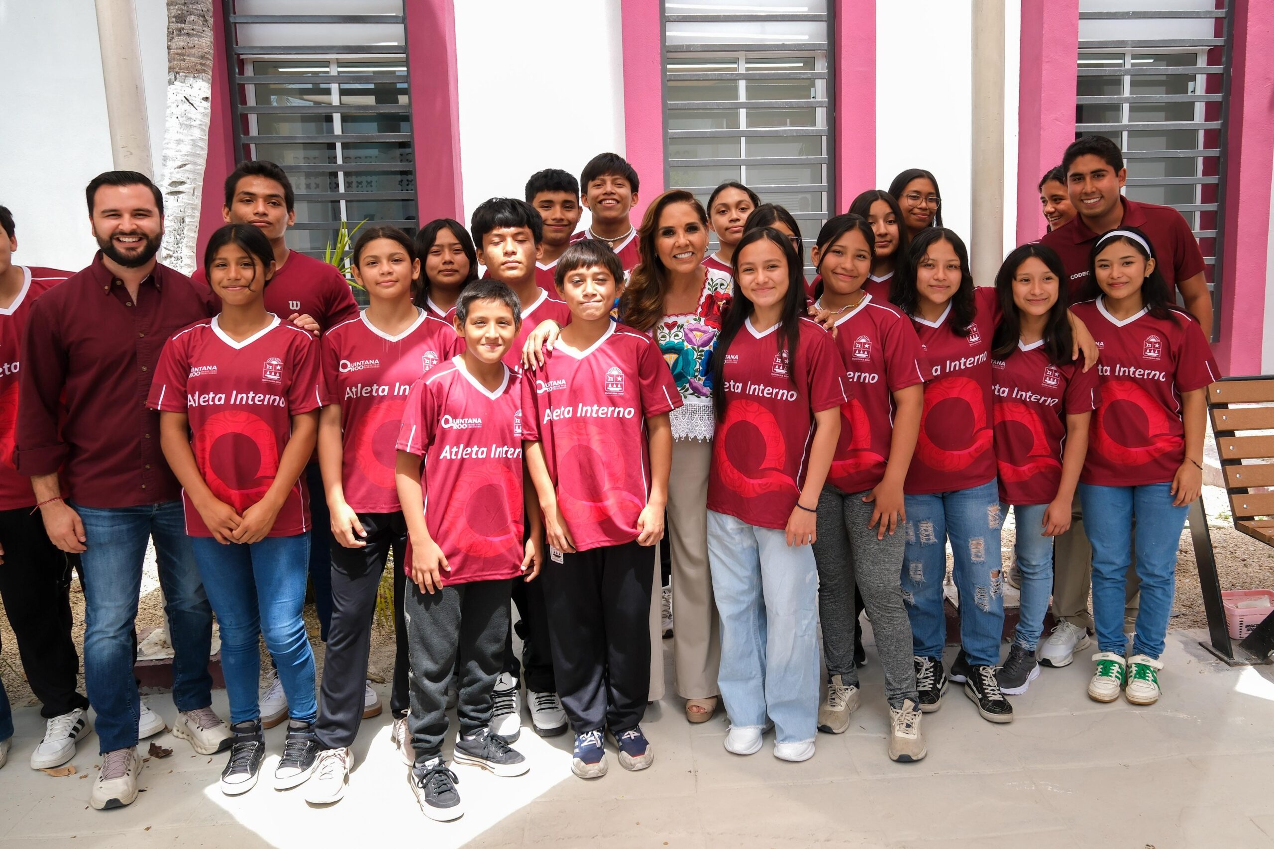 Anuncia Mara Lezama primera pista de atletismo con certificación internacional en Quintana Roo