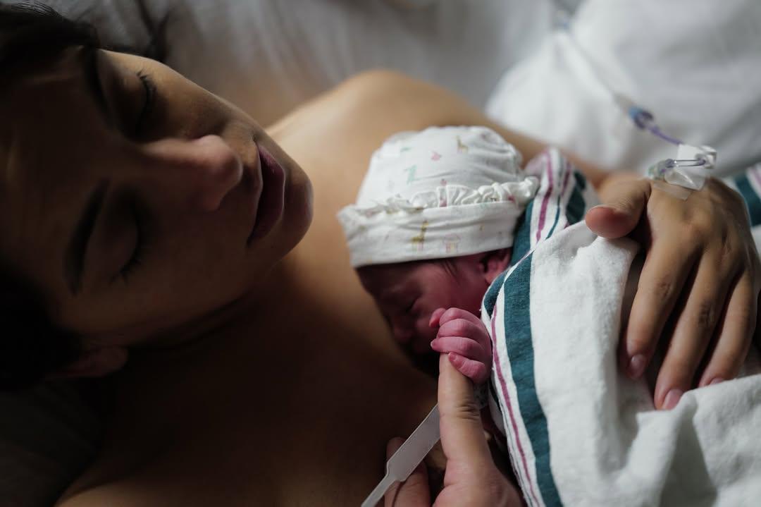 Ana Brenda Contreras ya es mamá; nació su hija Aria