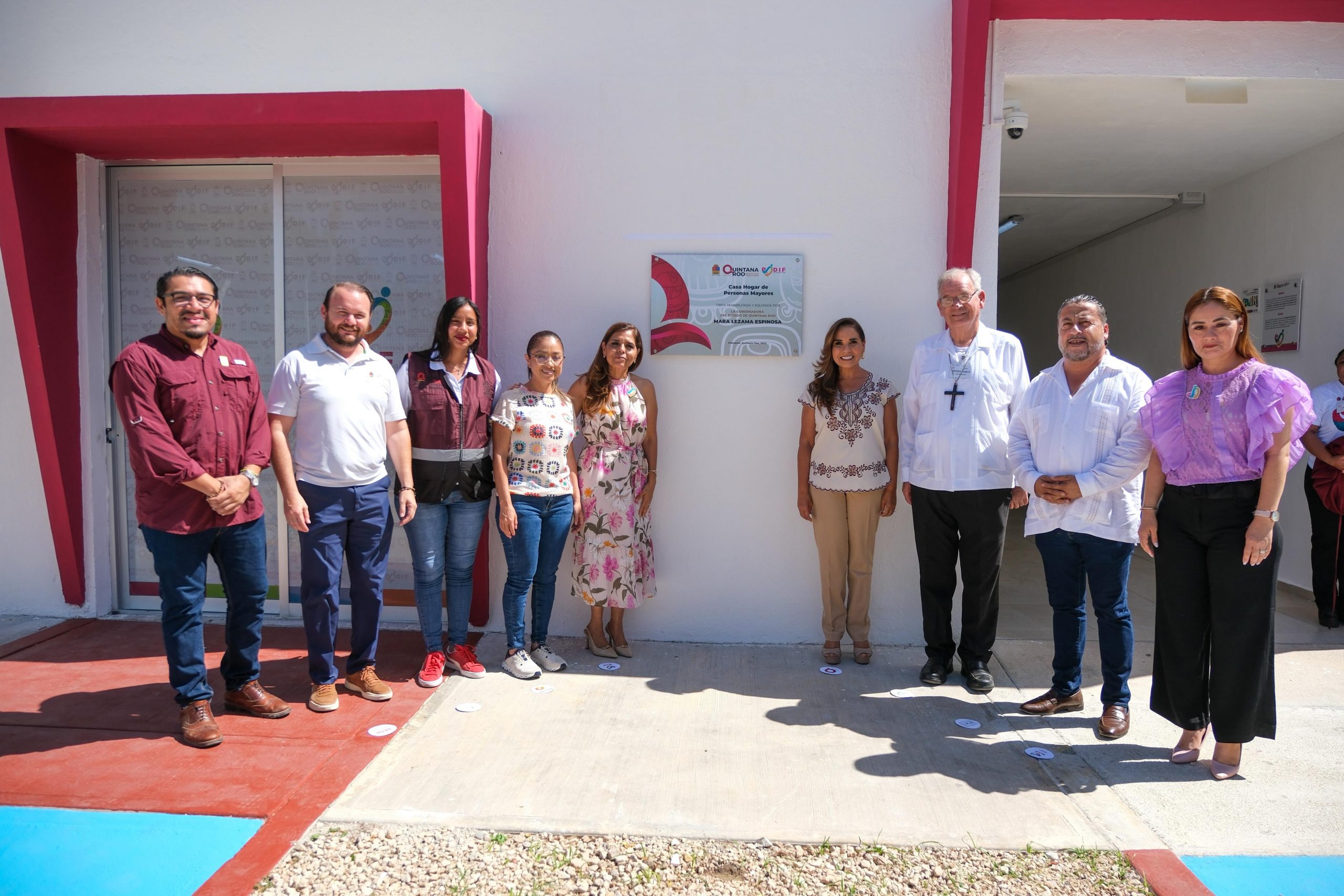 Brindan Mara y Vero Lezama estancia humanista, digna y feliz a residentes de la Casa Hogar de Chetumal