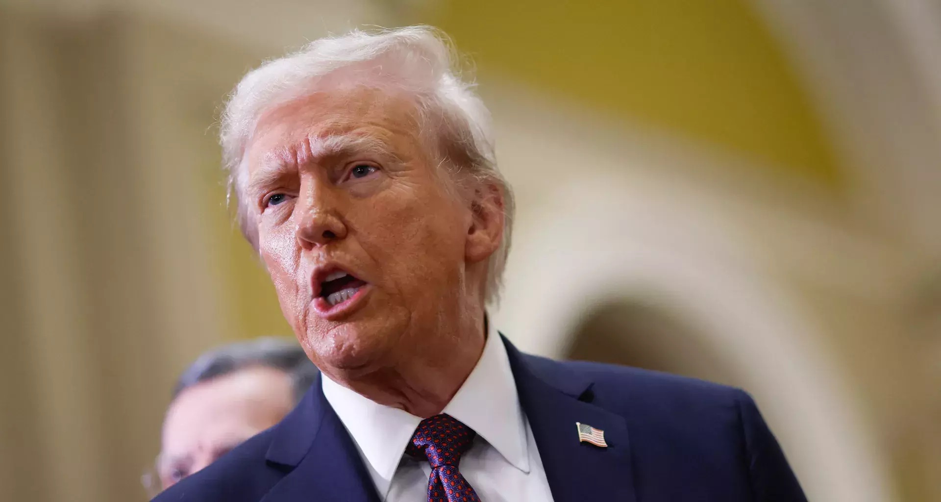 Presiona Trump a México para permitir entrada de militares, según Wall Street