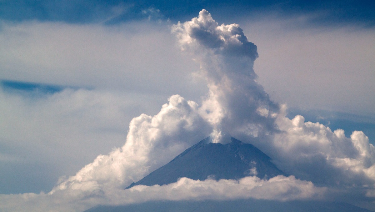 Preocupa a la autoridades la actividad del volcán Popocatépetl 