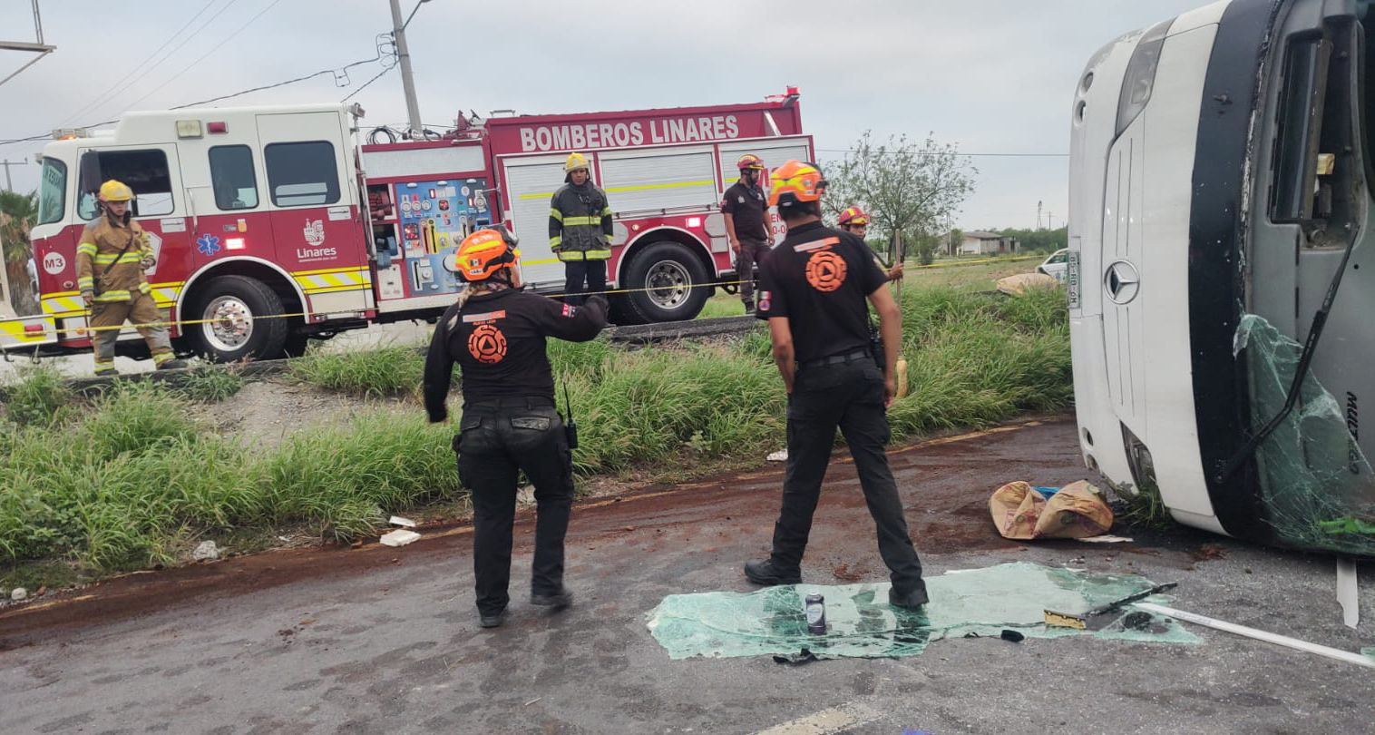 Atiende Salud de Nuevo León a 36 Personas Lesionadas en Accidente en Carretera Nacional