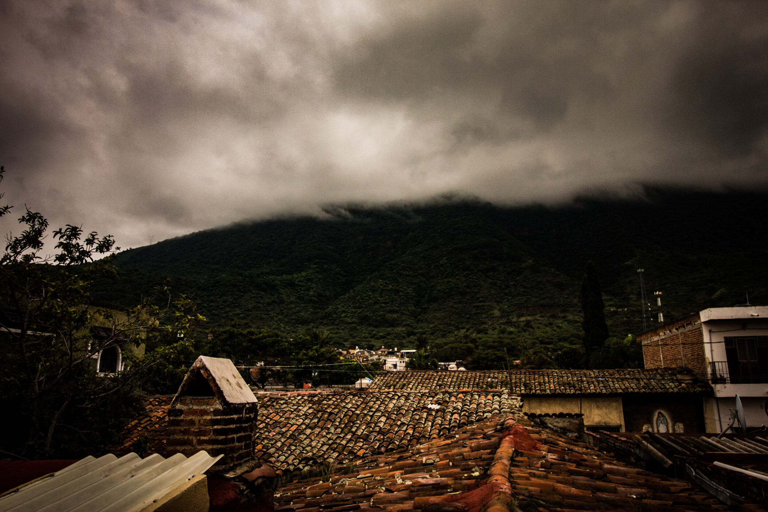 Lluvias torrenciales se registran en la Sierra del Tigre y Región Lagunas